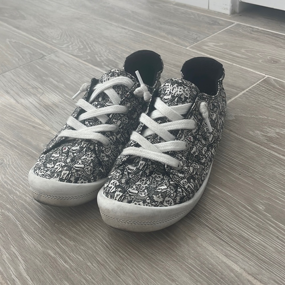 Size 8.5 cat Bobs